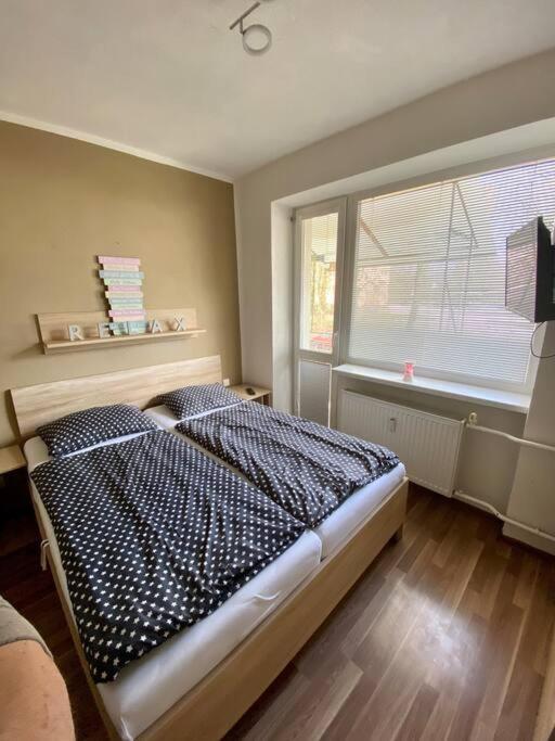 2 Izbovy - Blizko Centra Martin Apartment Exterior photo